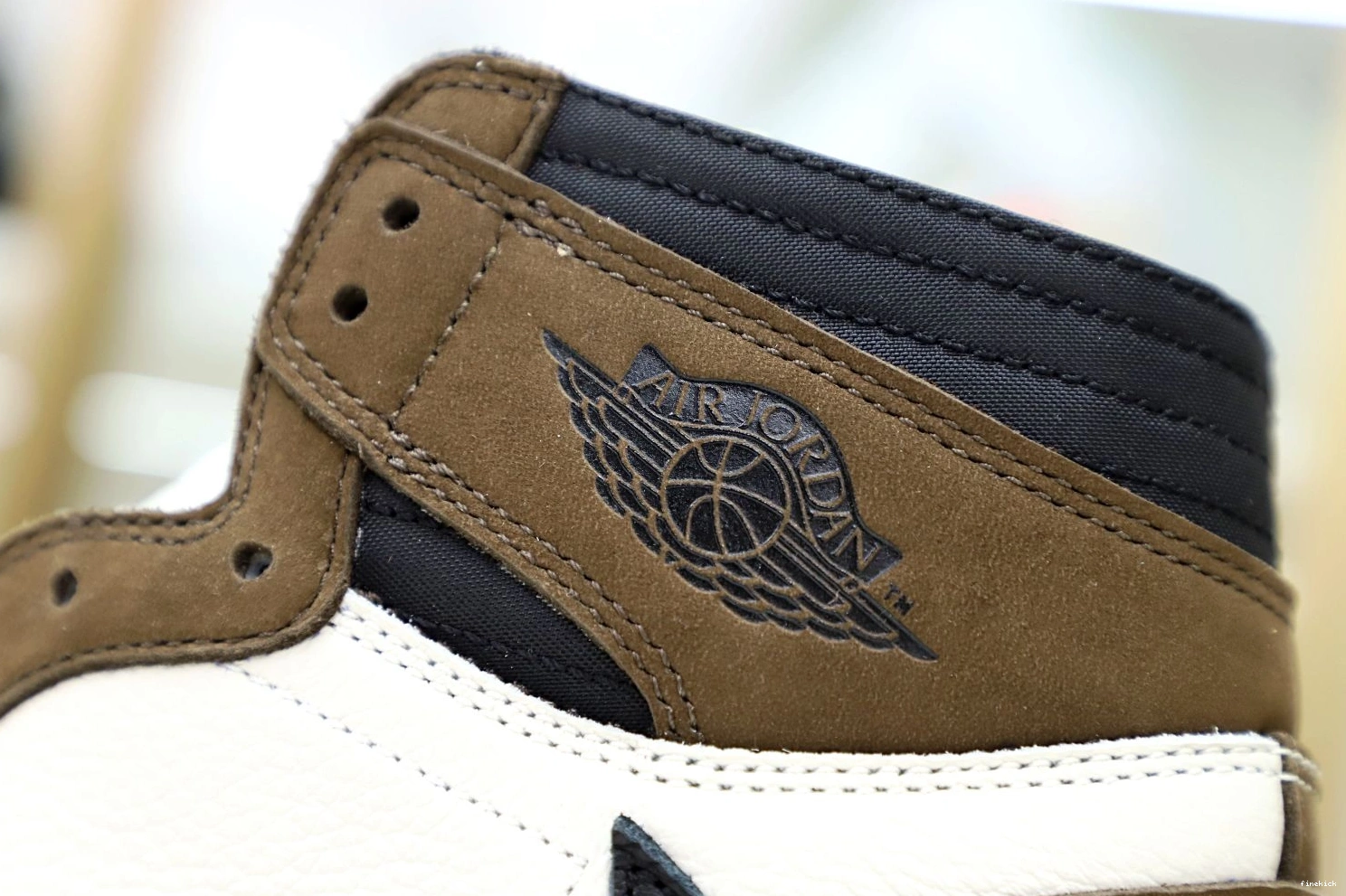 'MOCHA' JORDAN TRAVIS RETRO AIR 1 OG X SCOTT HIGH 0912